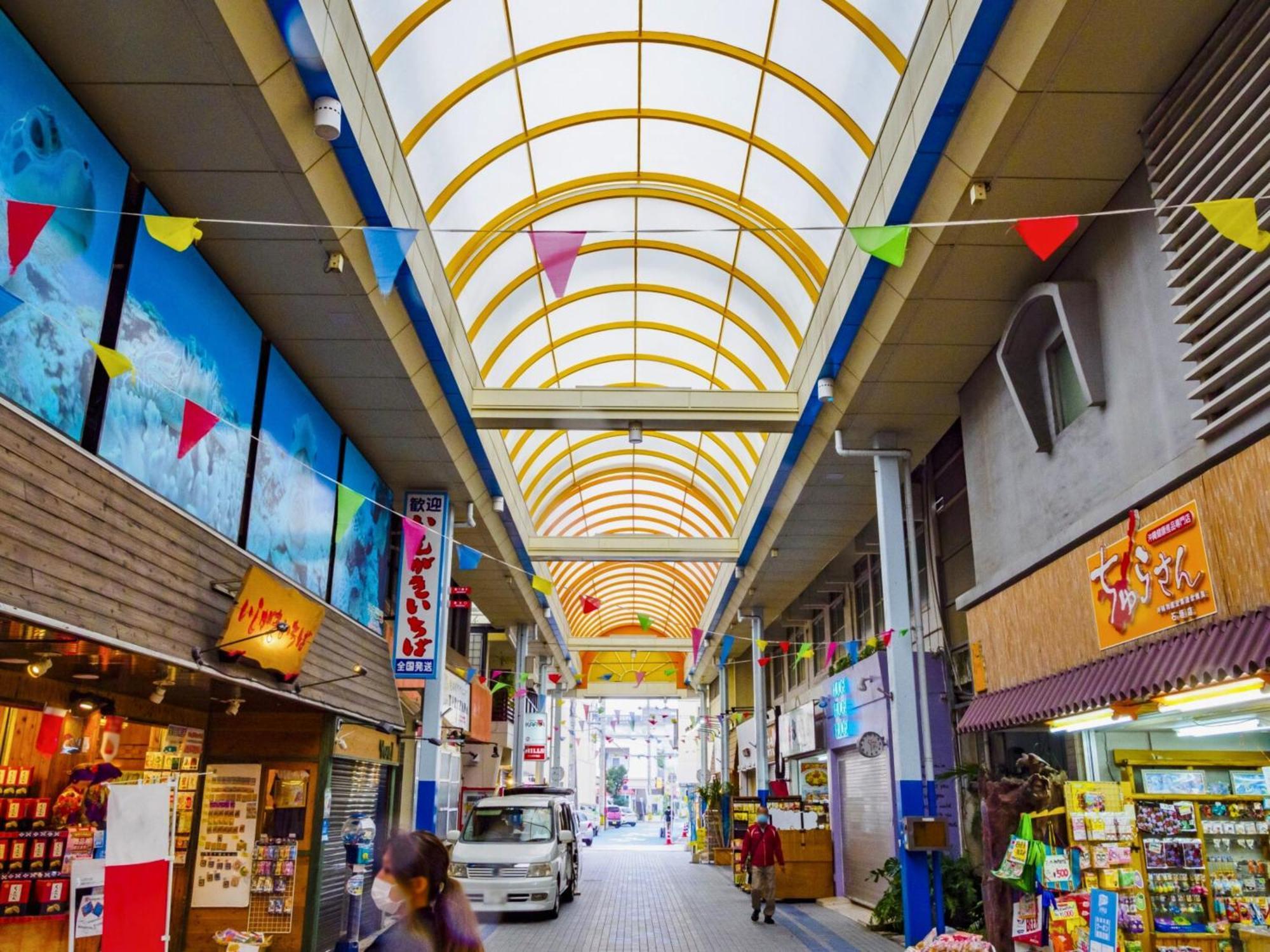 石垣島グループの宿 2216 にじいろ ユーグレナモール内 Ishigaki  Extérieur photo