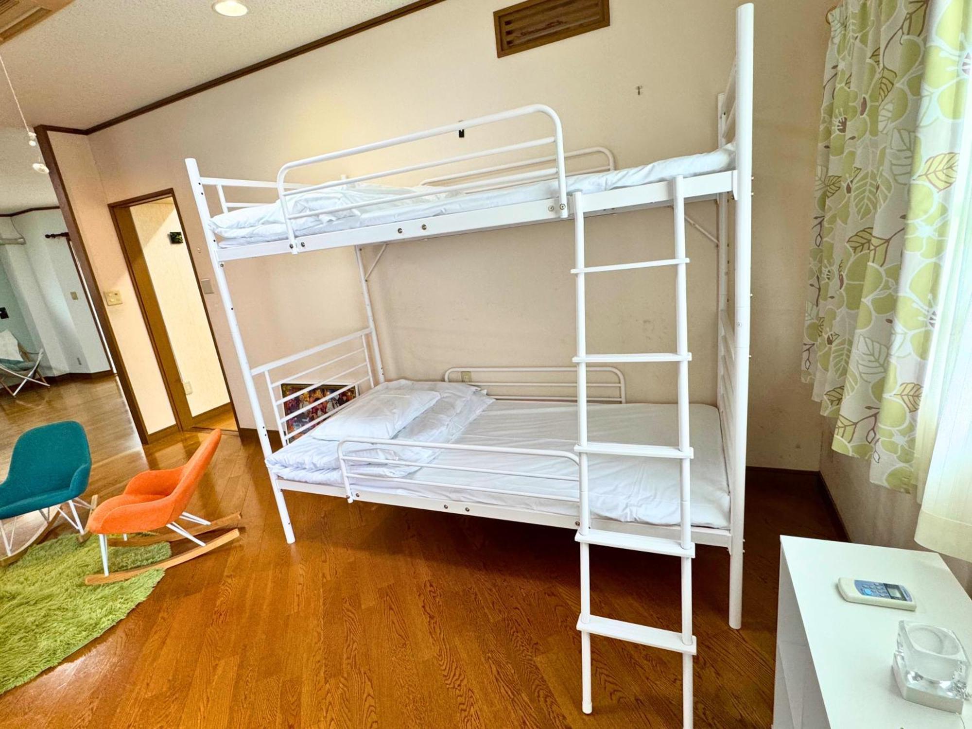 石垣島グループの宿 2216 にじいろ ユーグレナモール内 Ishigaki  Extérieur photo
