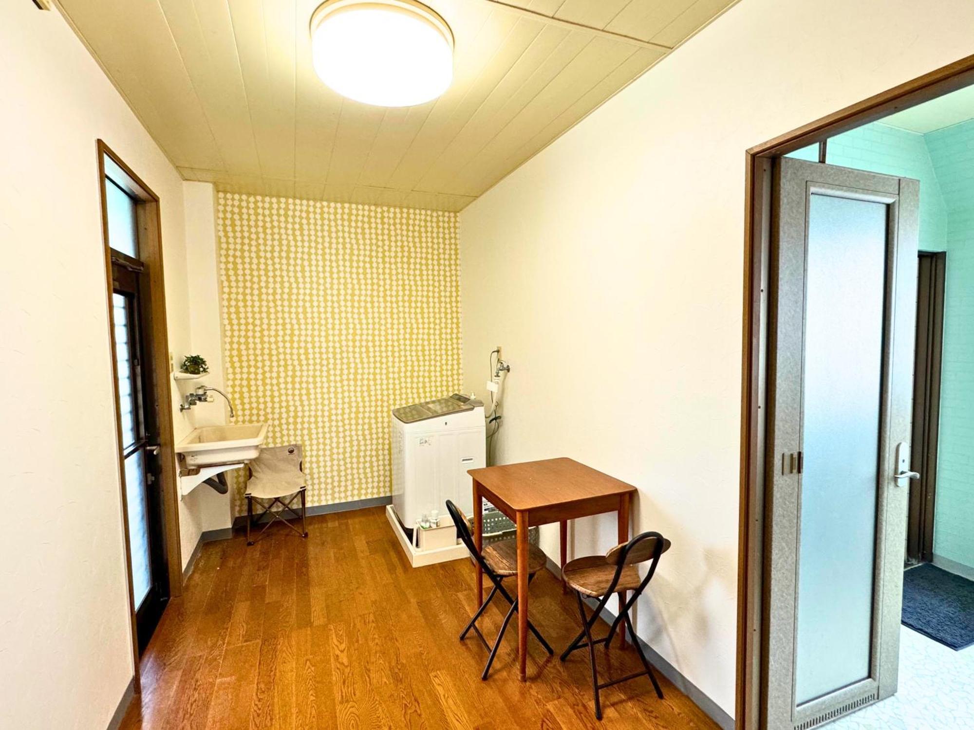 石垣島グループの宿 2216 にじいろ ユーグレナモール内 Ishigaki  Extérieur photo