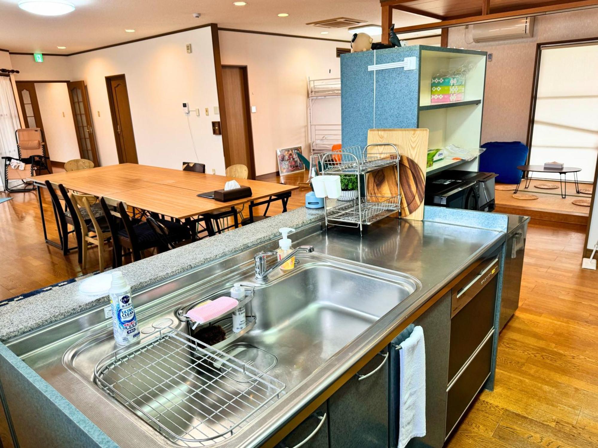 石垣島グループの宿 2216 にじいろ ユーグレナモール内 Ishigaki  Extérieur photo